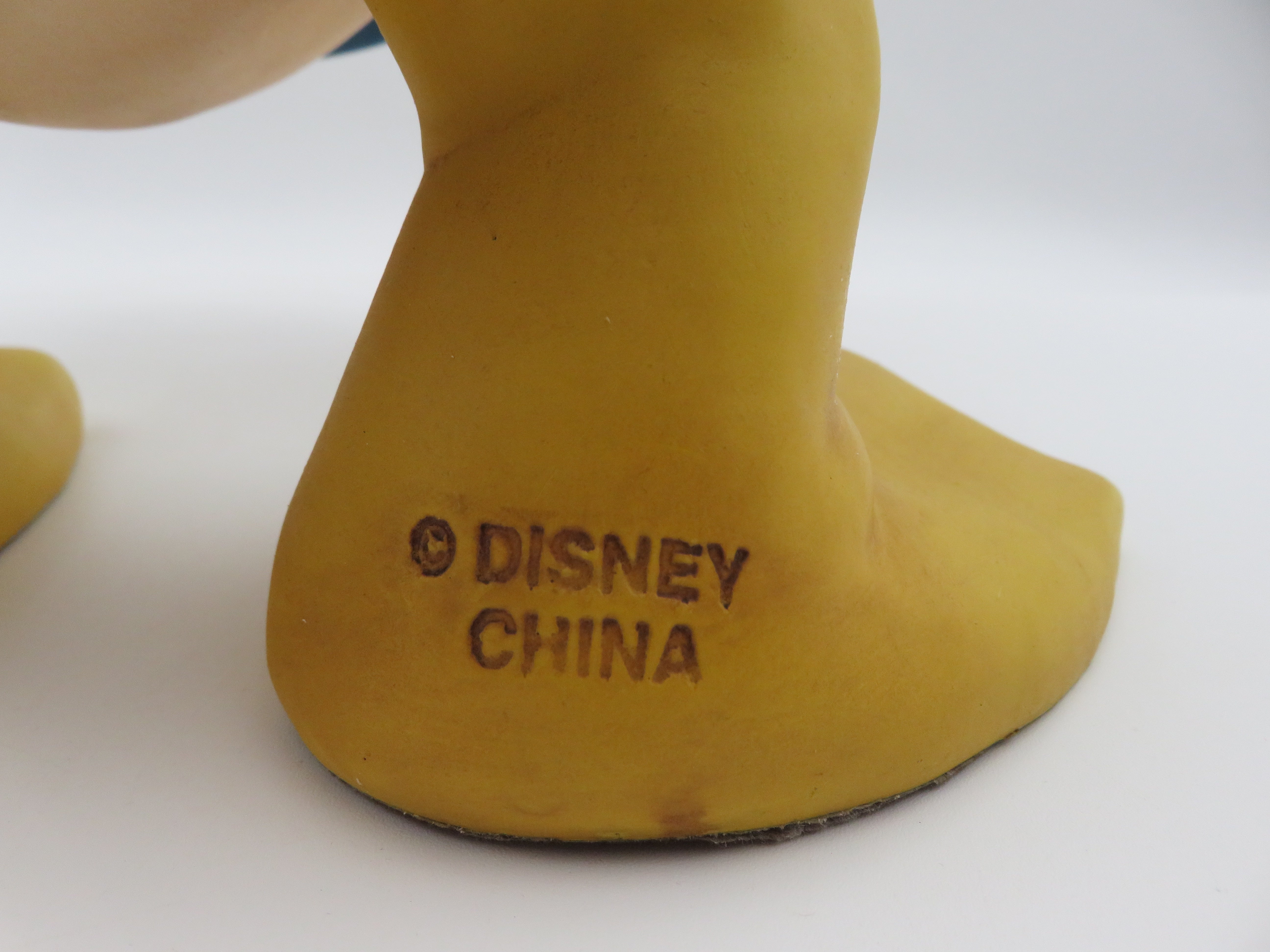 DISNEY Donald Duck Limited Edition 21" Figurine - Disney Store (1999) Collectible Statue